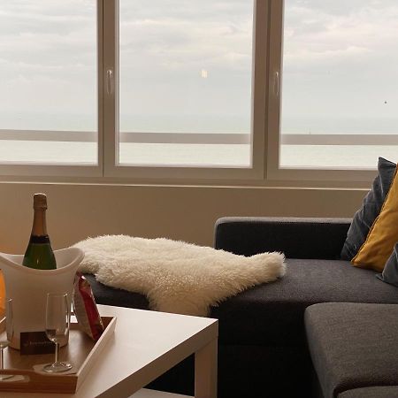 OSKAR luxe appartement op zeedijk met zeezicht Oostende Buitenkant foto